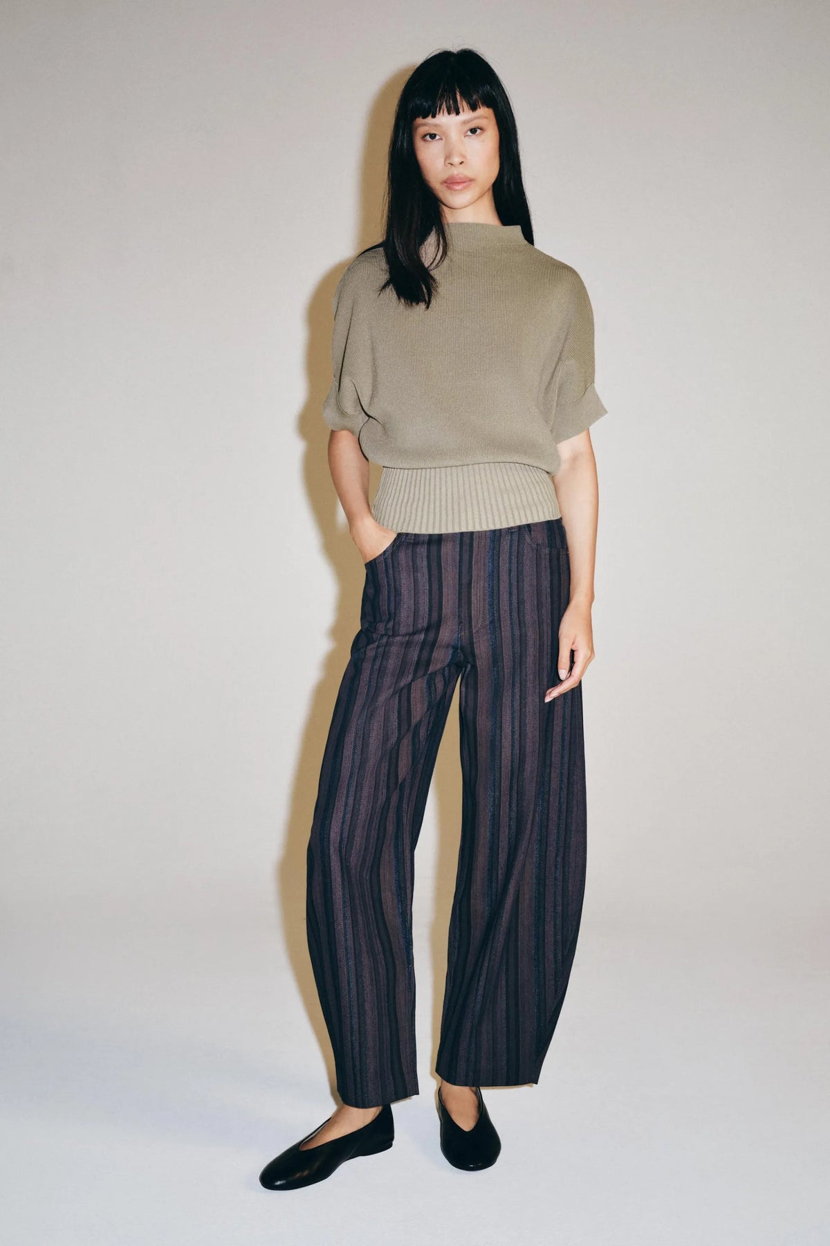 FITTED WAIST KNIT TOP