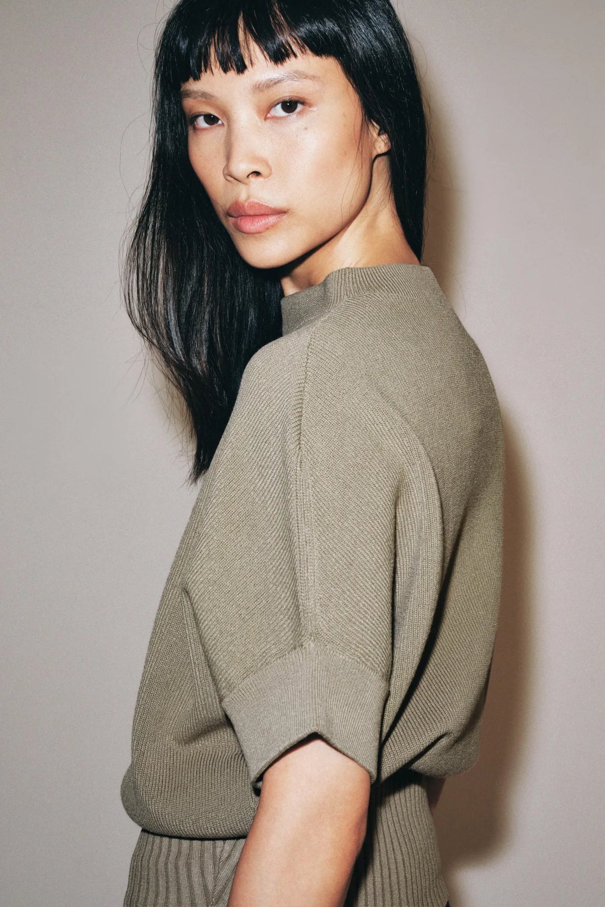 FITTED WAIST KNIT TOP