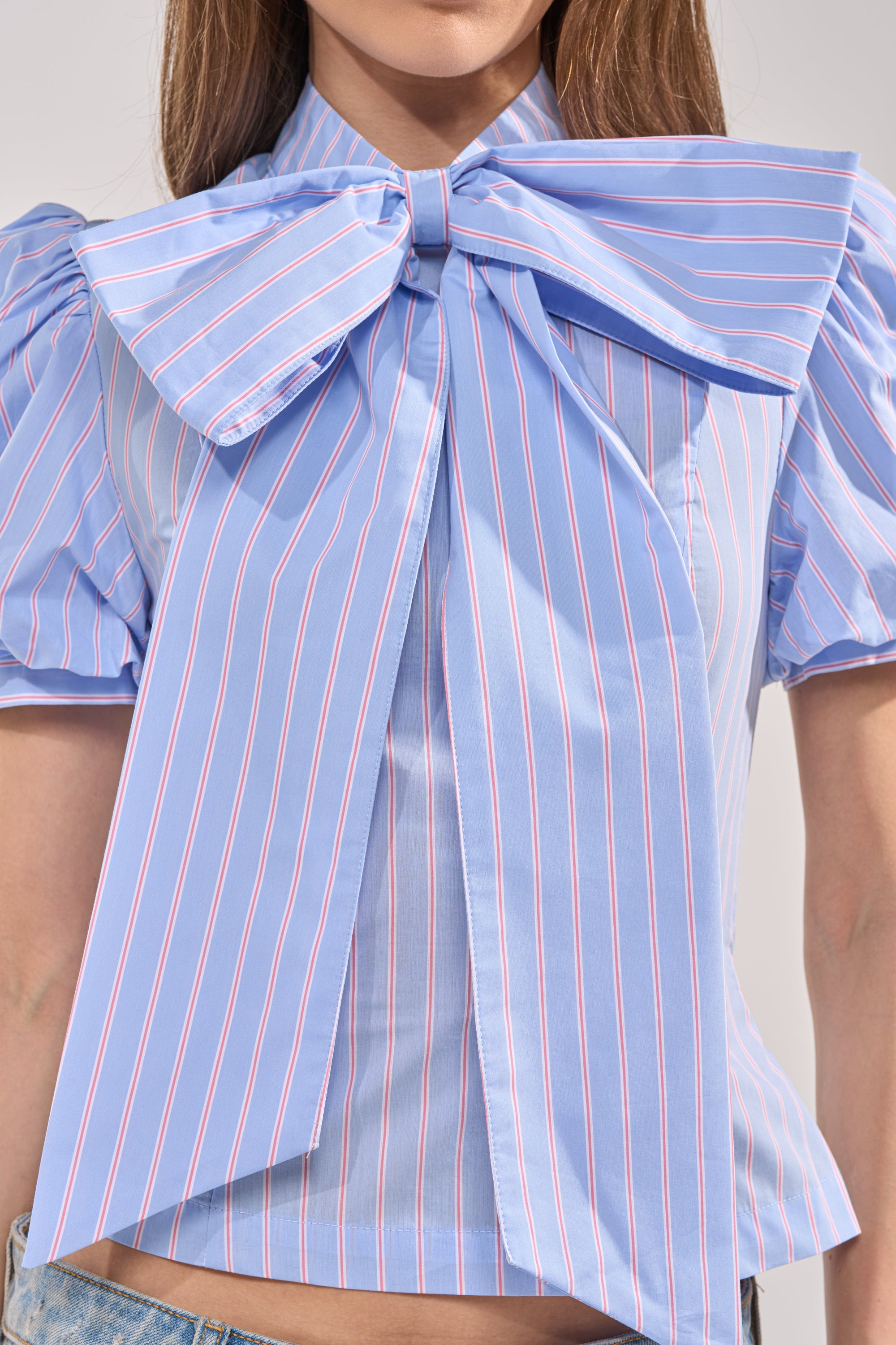 BOW DOWN SHORT SLEEVE BUTTON DOWN